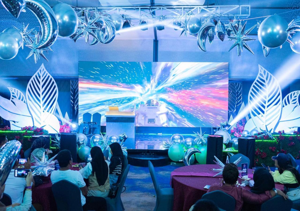 Pentacity Hotel Balikpapan Buitenkant foto