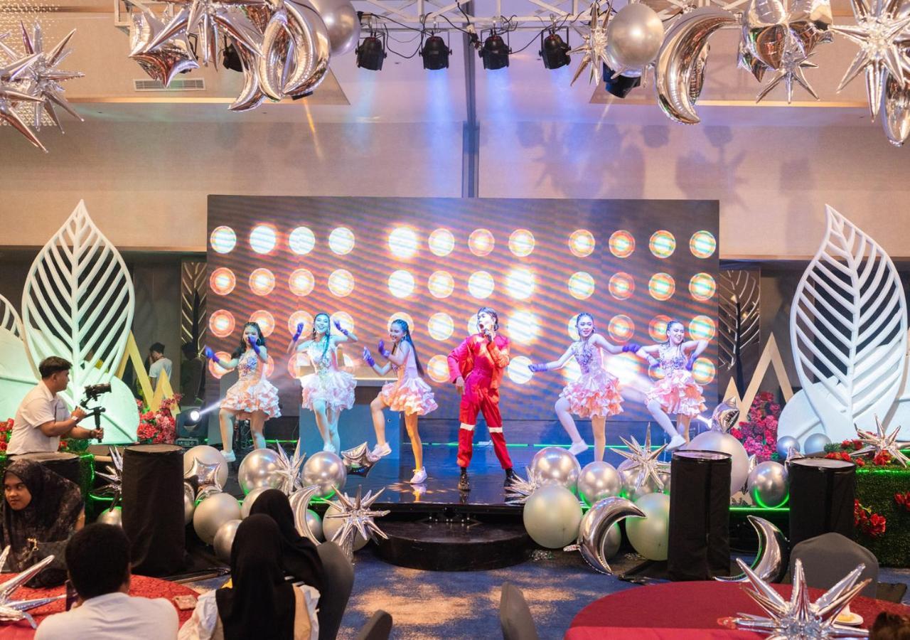 Pentacity Hotel Balikpapan Buitenkant foto