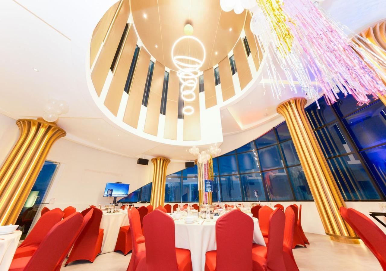 Pentacity Hotel Balikpapan Buitenkant foto