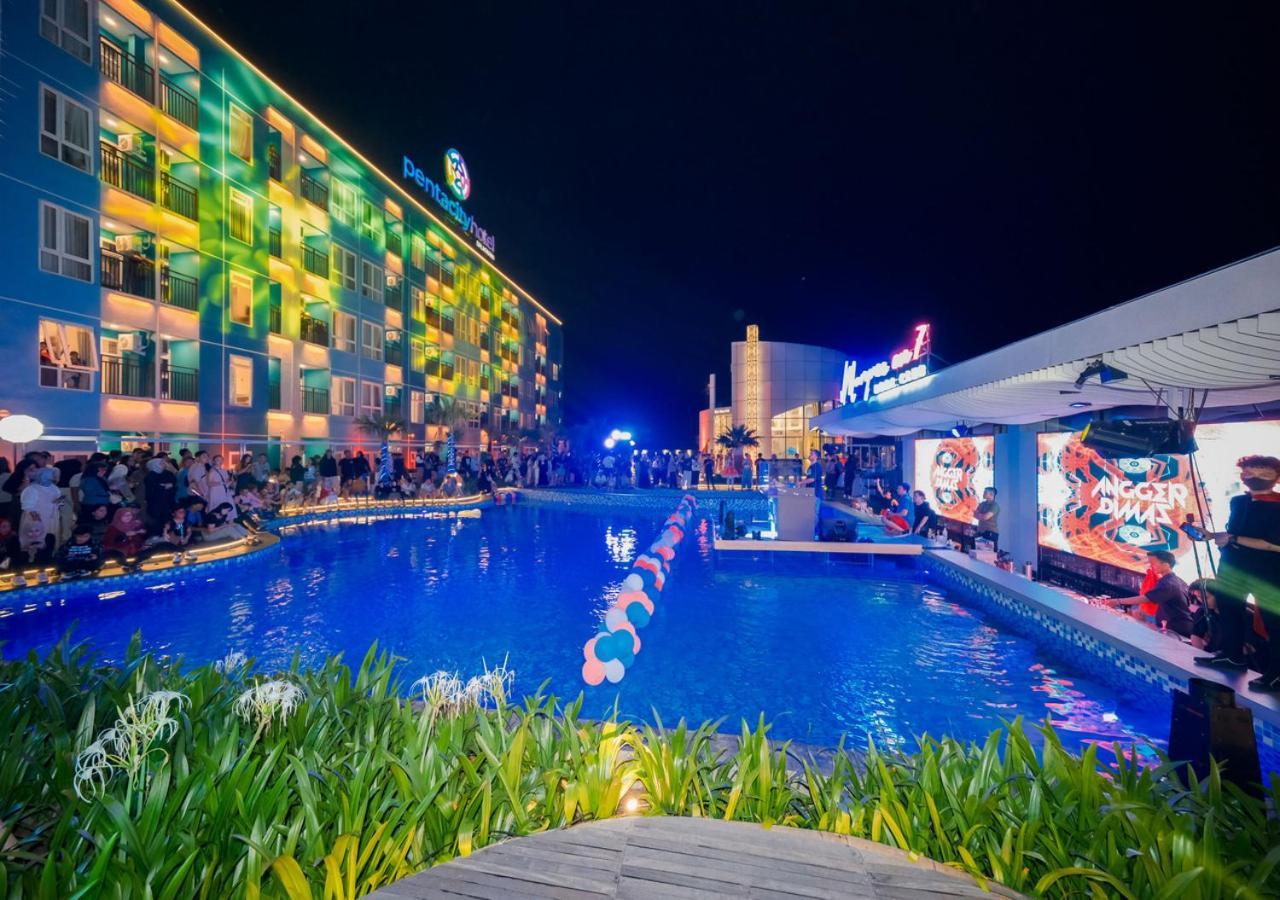 Pentacity Hotel Balikpapan Buitenkant foto