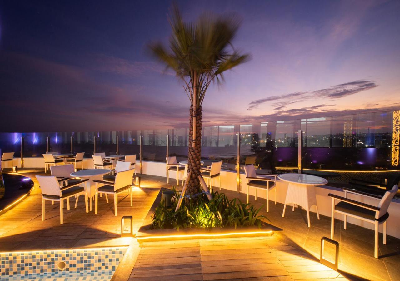 Pentacity Hotel Balikpapan Buitenkant foto