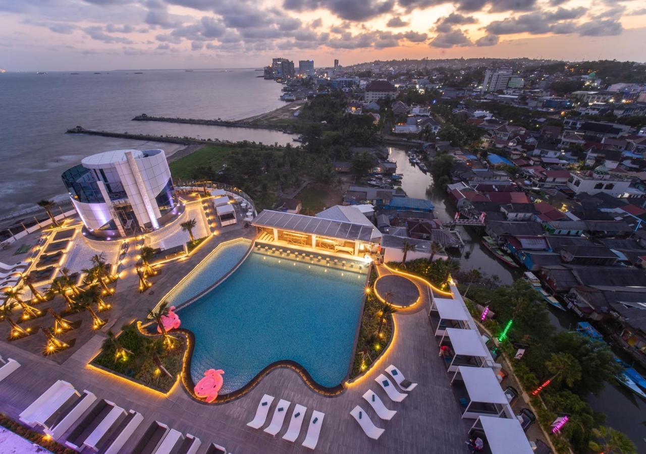 Pentacity Hotel Balikpapan Buitenkant foto