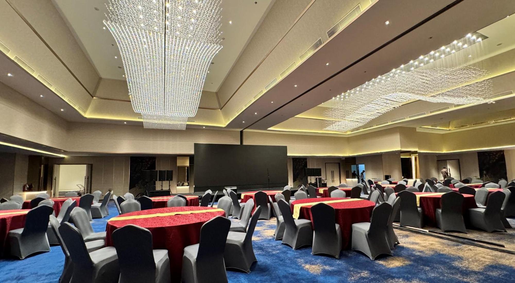 Pentacity Hotel Balikpapan Buitenkant foto
