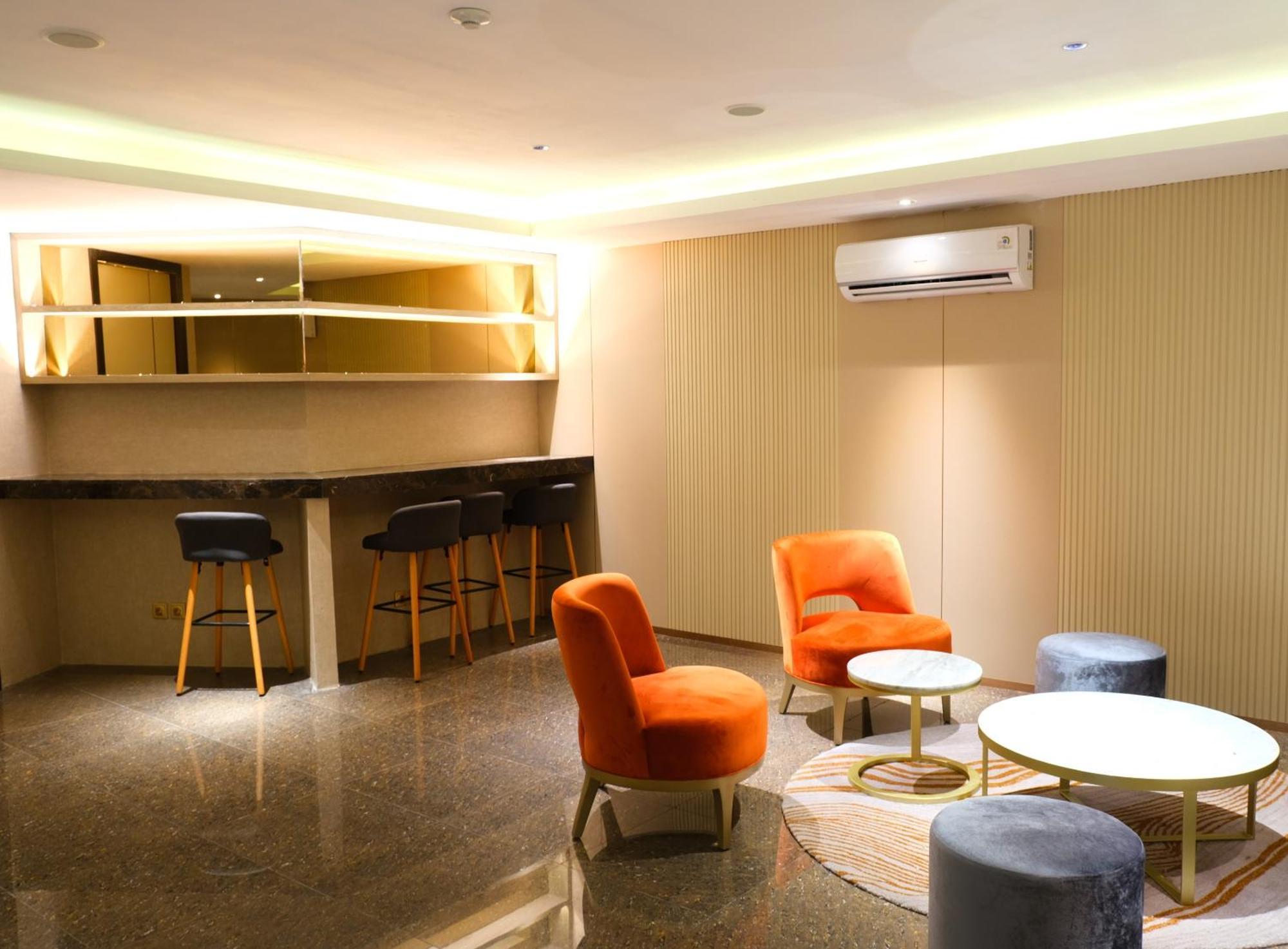 Pentacity Hotel Balikpapan Buitenkant foto