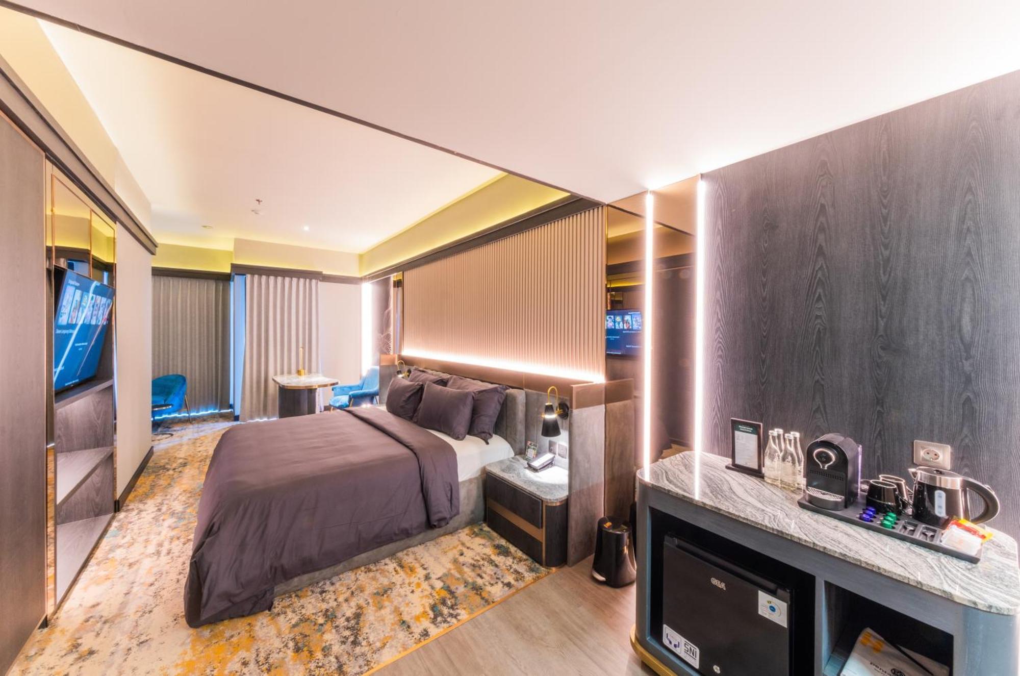 Pentacity Hotel Balikpapan Buitenkant foto