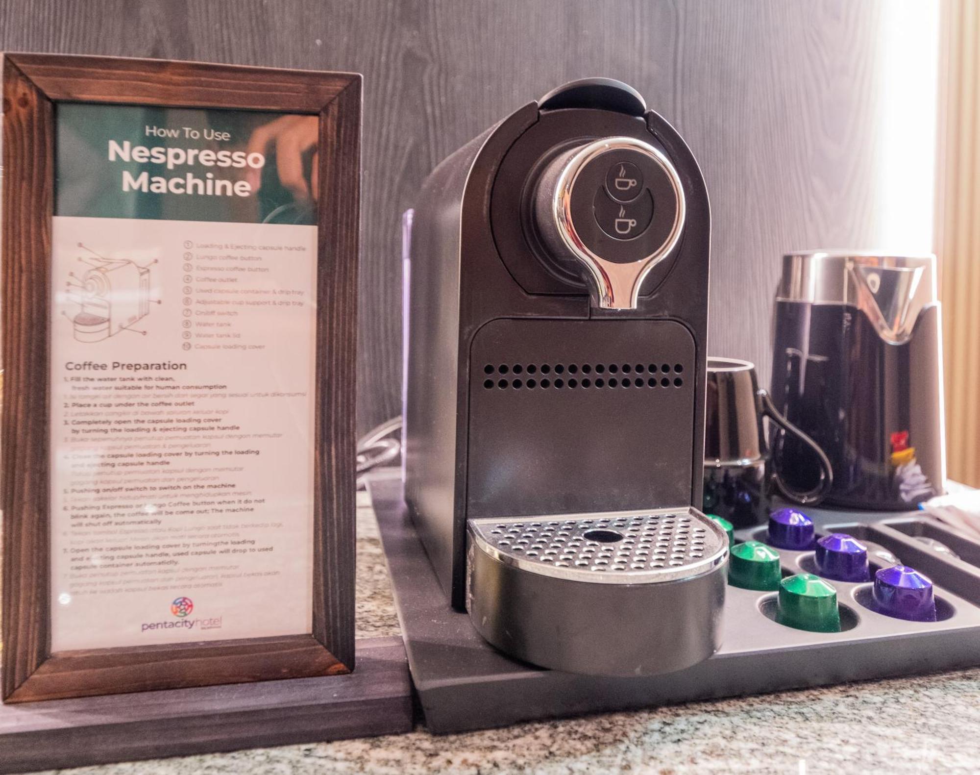 Pentacity Hotel Balikpapan Buitenkant foto